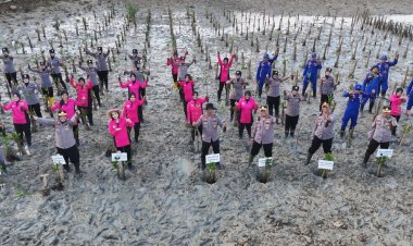 Wujud Nyata Kepedulian Lingkungan, Polres Sumenep Tanam Mangrove